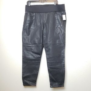 Gap True Black Wax Legging Short Jean Pants